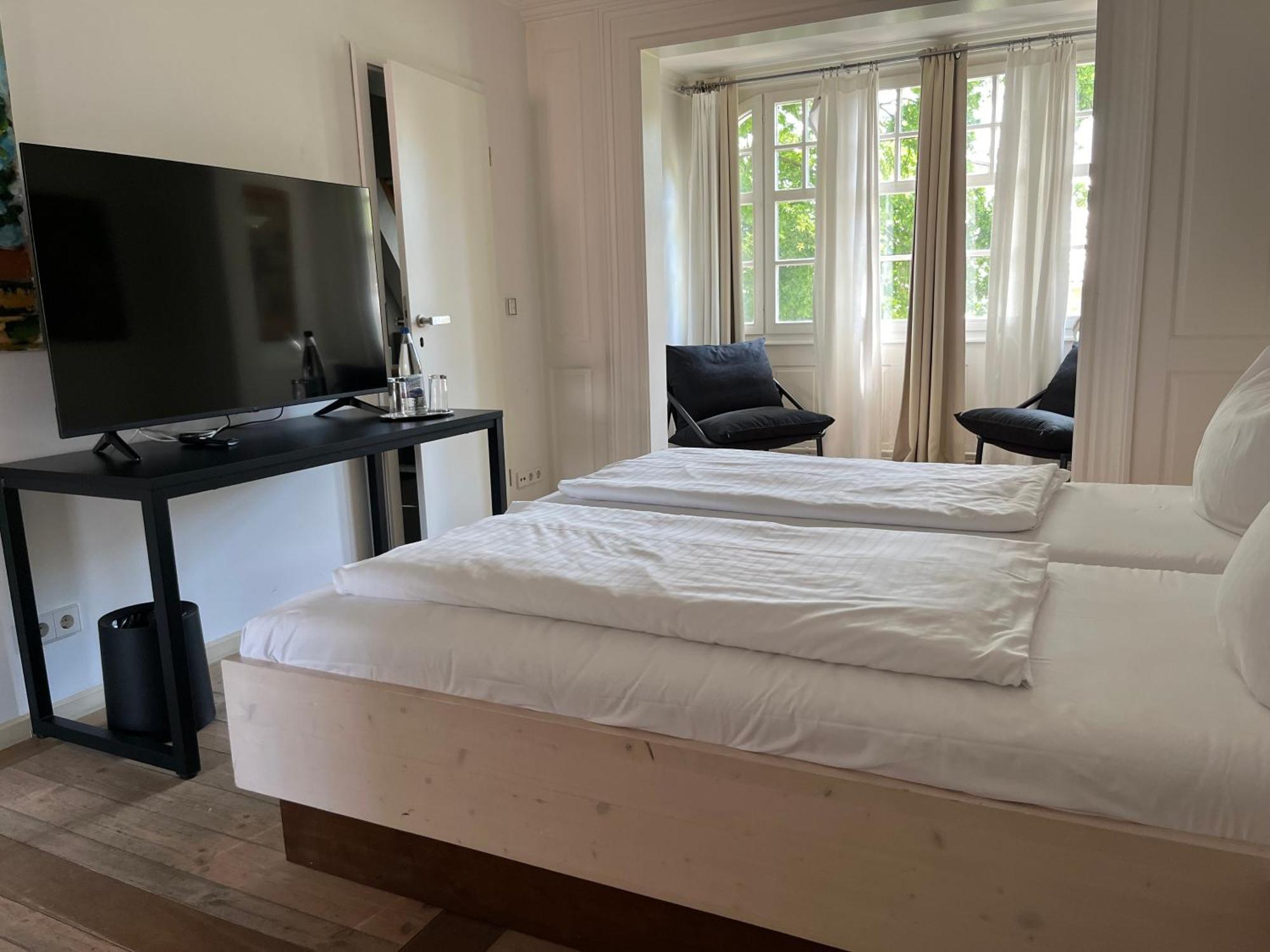Hotel Hahn Gondelsheim Oda fotoğraf