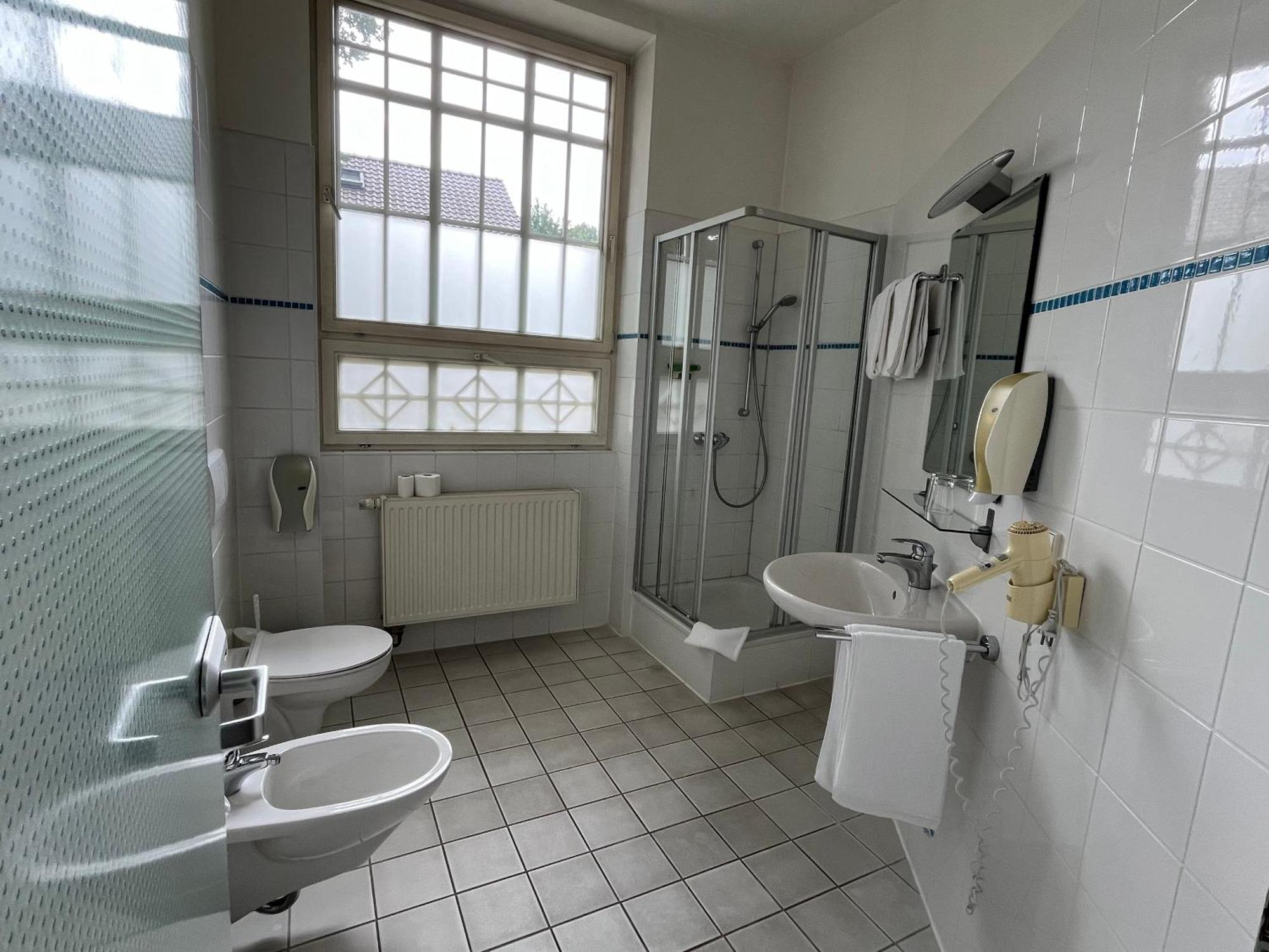 Hotel Hahn Gondelsheim Oda fotoğraf